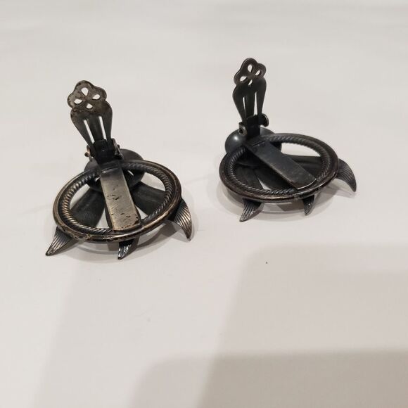 Vintage Antiqued Metal Feather & Ring Clip On Earrings - Picture 3 of 8